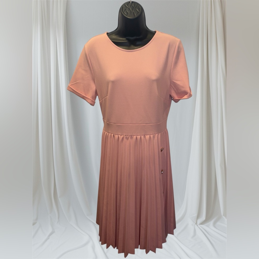 CHICCLOTH Pleated Dress with Button and Side Zip Detail - Picture 3 of 6